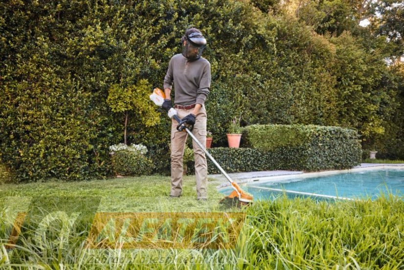 STIHL Akumulátorový vyžínač FSA 110 R (FA070115723)