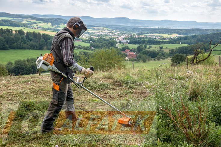 STIHL Benzínový křovinořez FS 235