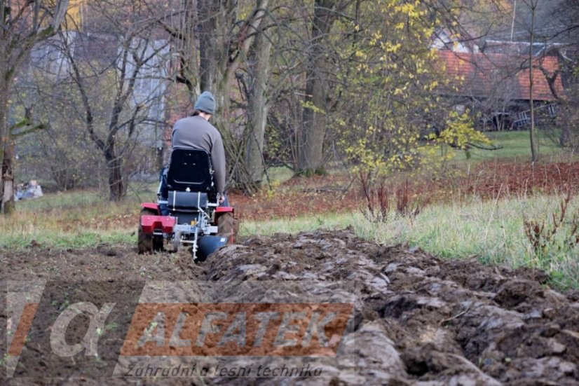 DAKR  Pohonná jednotka Panter FD5 s jednostranným pluhem (FD5 + PJ180)