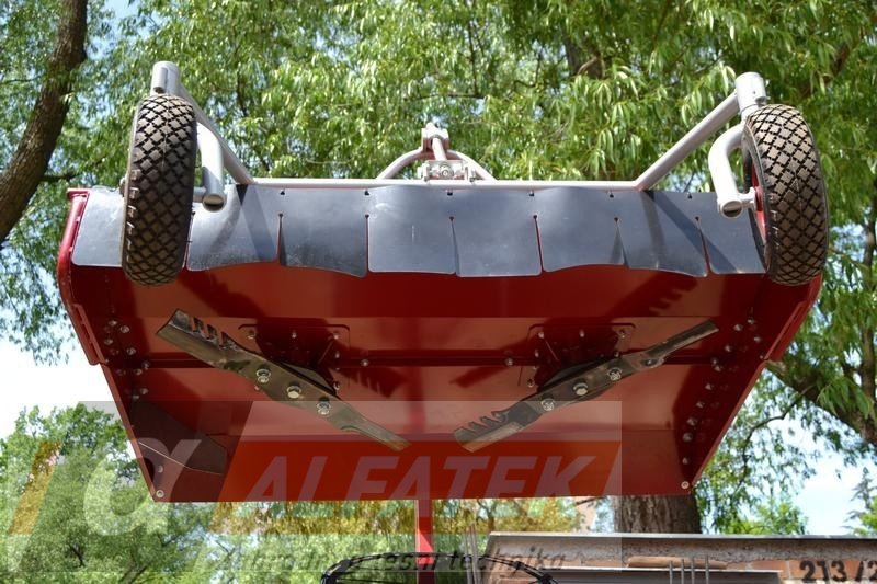DAKR Dvounožový mulčovač M121