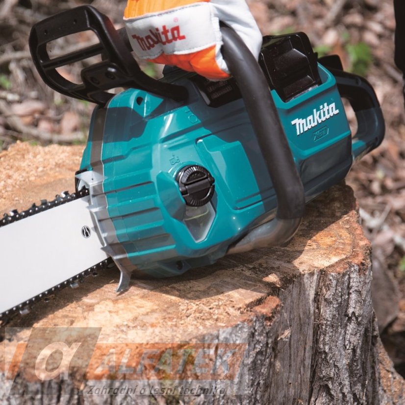 Makita Aku řetězová pila 400 mm Li-ion XGT 40V, bez aku (UC030GZ01)