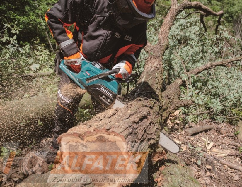 Makita Aku řetězová pila 400 mm Li-ion XGT 40V, bez aku (UC030GZ01)