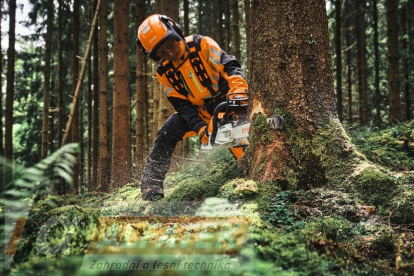 STIHL Motorová pila MS 300.0 C-M VW  40 cm (MB022000007)