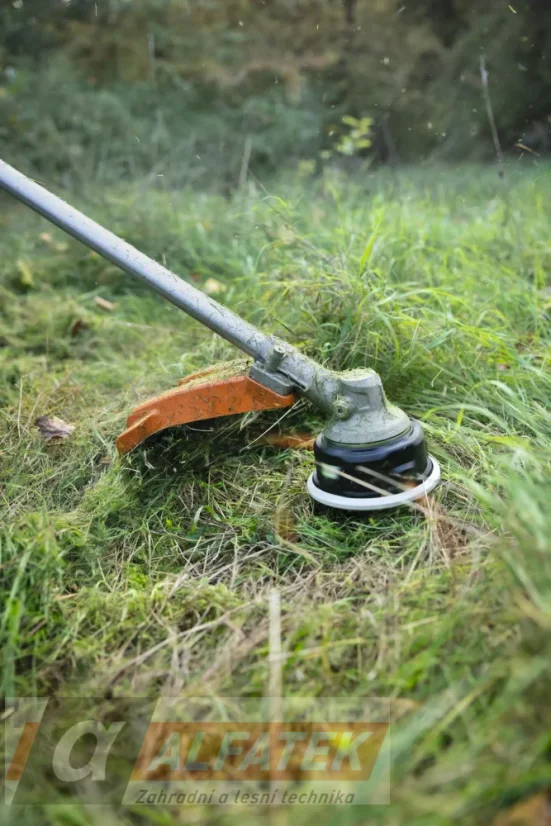 STIHL  Benzínový vyžínač FS 55