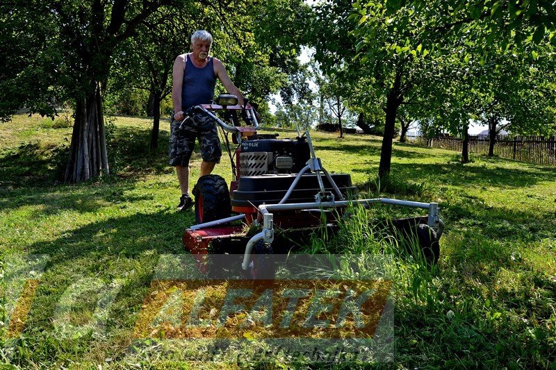 DAKR Dvounožový mulčovač M121