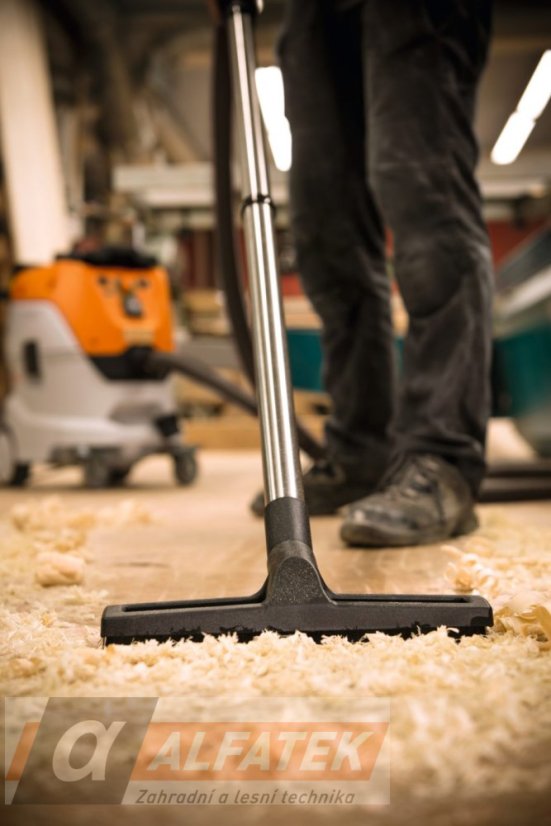 STIHL Elektrický vysavač na mokré a suché vysávání SE 133 ME (47860124430)