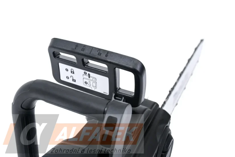Makita Elektrická pila 450 mm, 2000W (UC4551AX1)